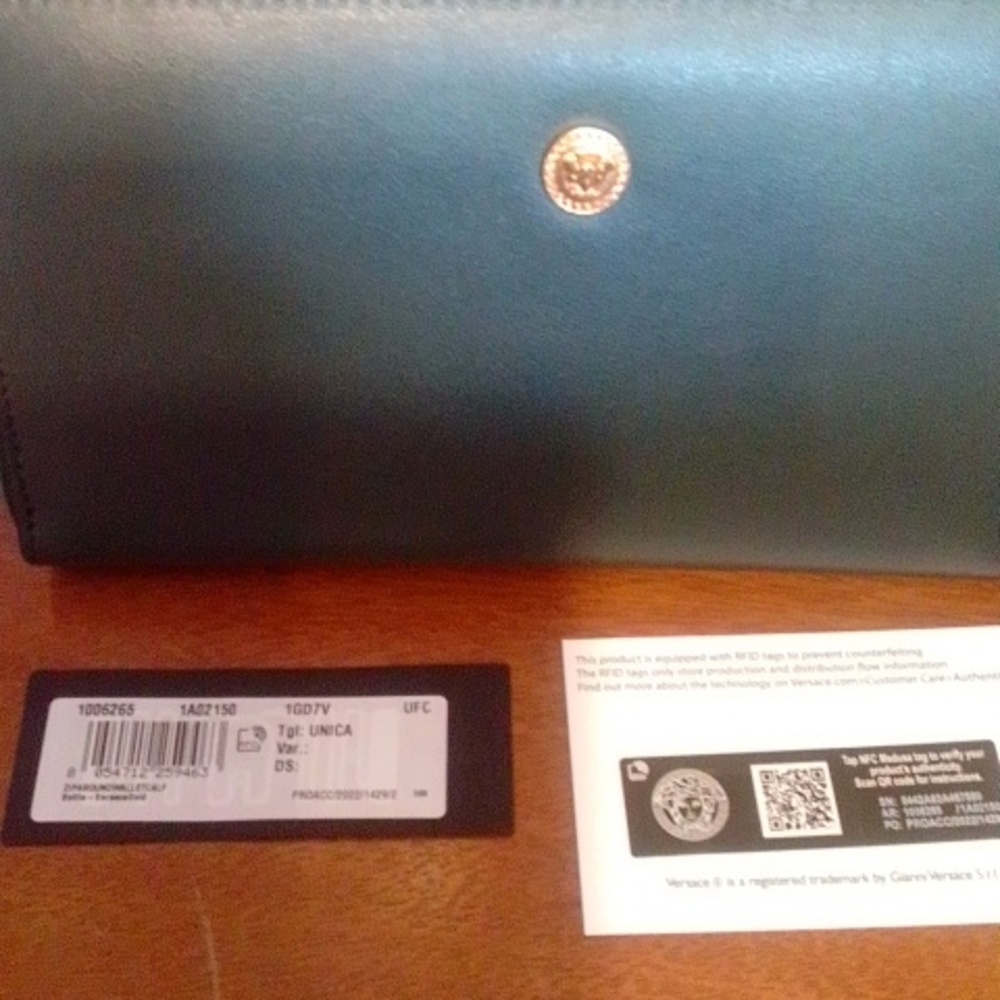 Versace Wallet - Picture 3 of 5